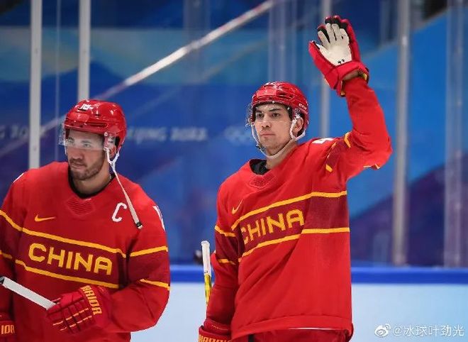 冰球队主教练发声，誓言带队登顶