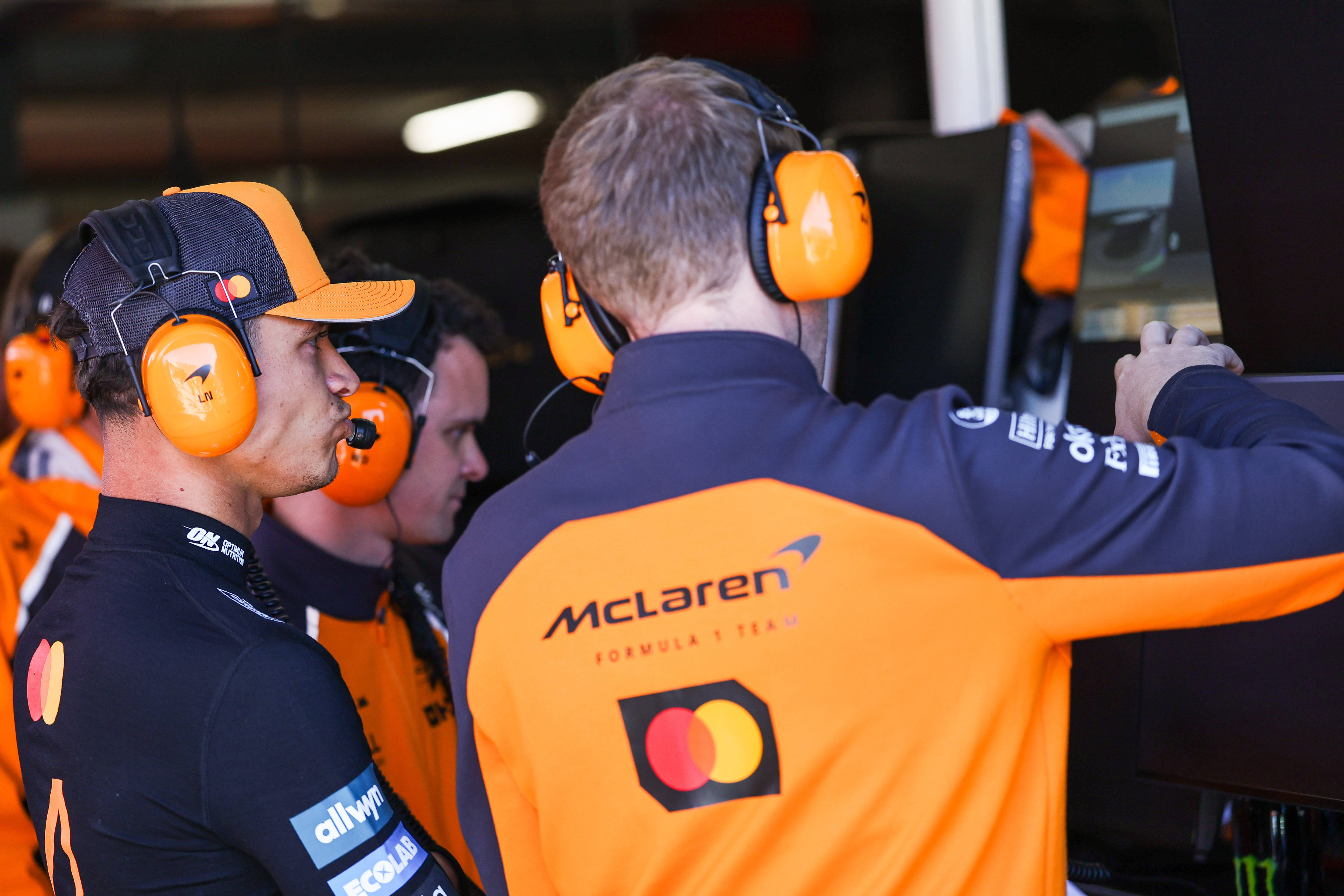 关于红牛二队轻取迈凯伦,皮亚斯特里刷新纪录的信息 关于红牛二队轻取迈凯伦,皮亚斯特里刷新纪录的信息