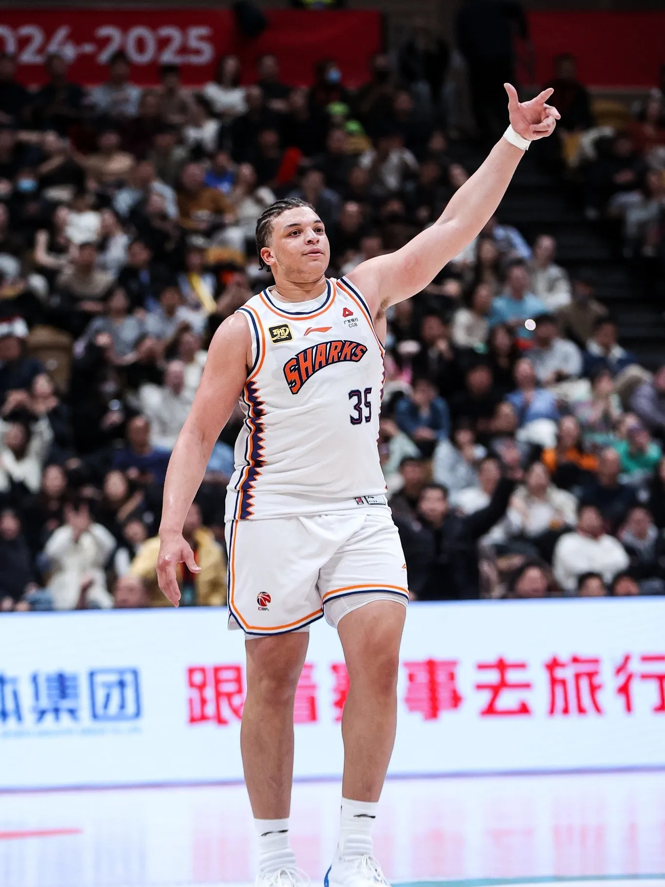 北京队逆转篮网，周琦扛起全队