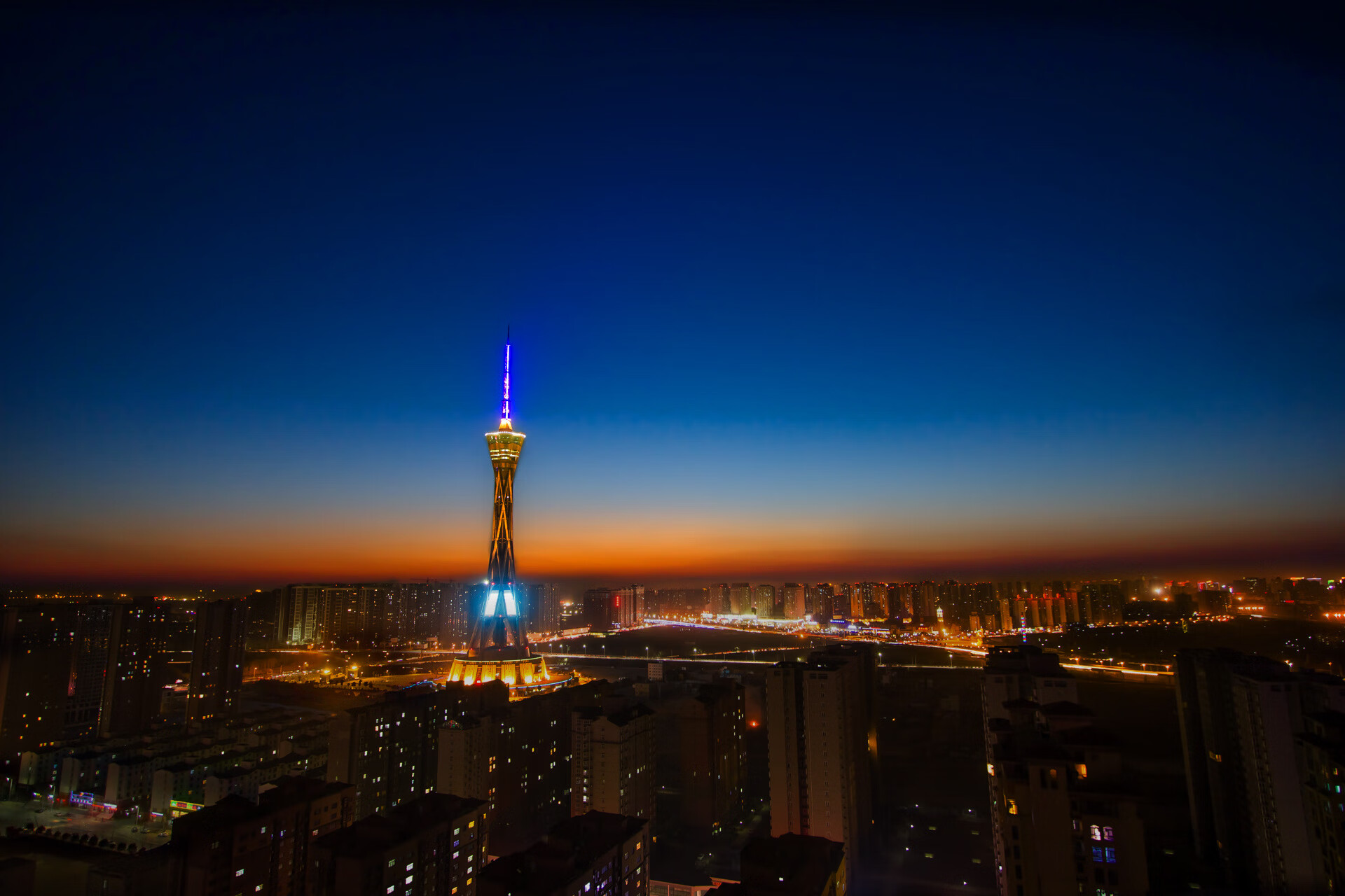 摧枯拉朽!广厦队一波流击溃黄蜂,东契奇斩获关键先生称号