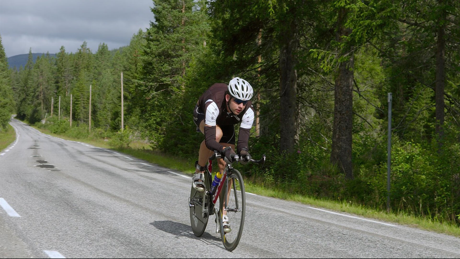 跨越大洋的篮球共振，当恩比德的王者风暴邂逅山西队的红色飓风