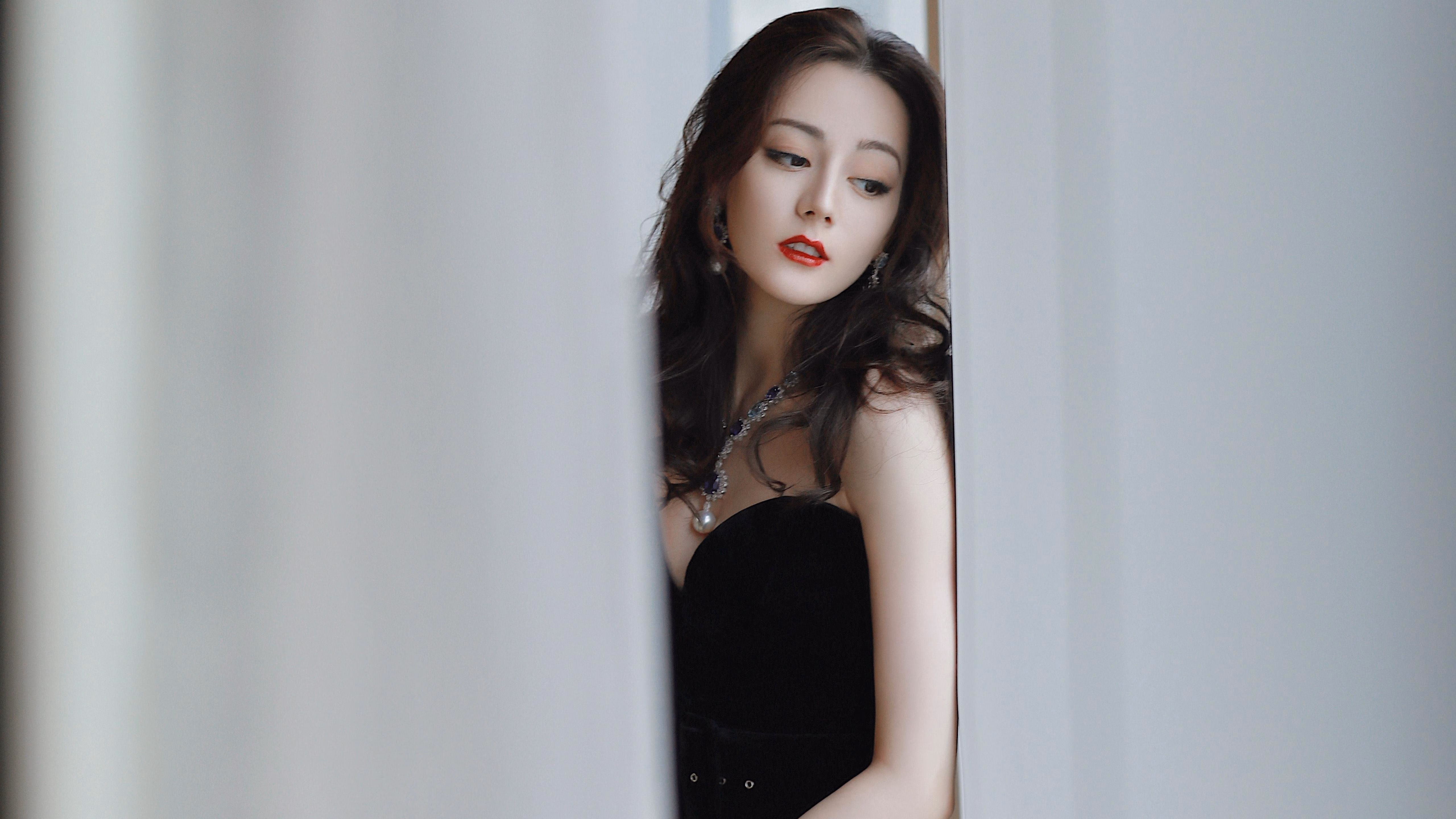 紫金风暴席卷密尔沃基，深度解析湖人如何正面击溃雄鹿